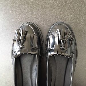 Carvela Kurt Geiger Loafer with tassels