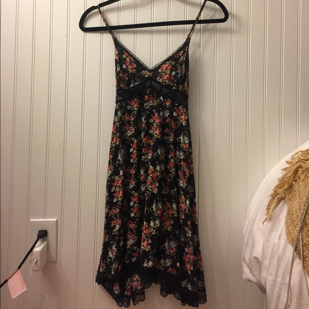 Forever 21 black satin floral dress with lace