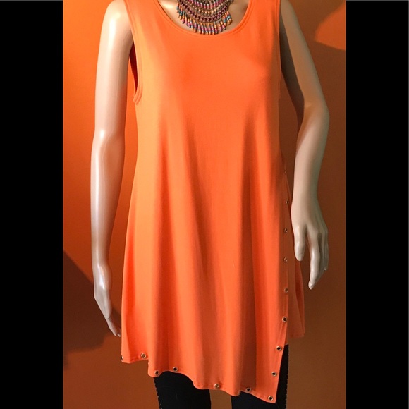 Top - Picture 2 of 4