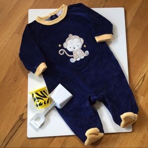 🎉HP🎉Rene Rofe Velour Monkey Footed Onesie 0-3 MO