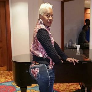 Meet your Posher, Deborah