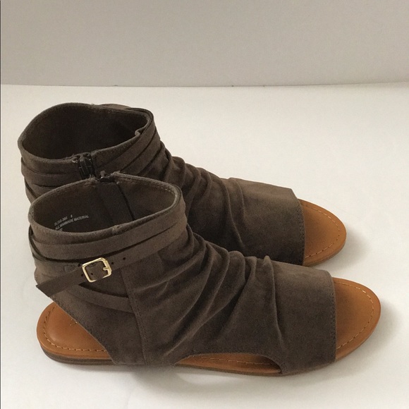 1 left!! Desert Highway Vegan Suede Gladiator - Picture 2 of 8