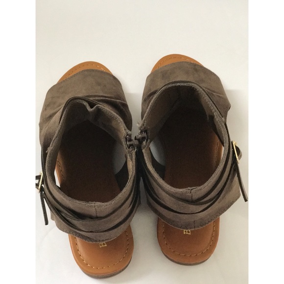 1 left!! Desert Highway Vegan Suede Gladiator - Picture 4 of 8