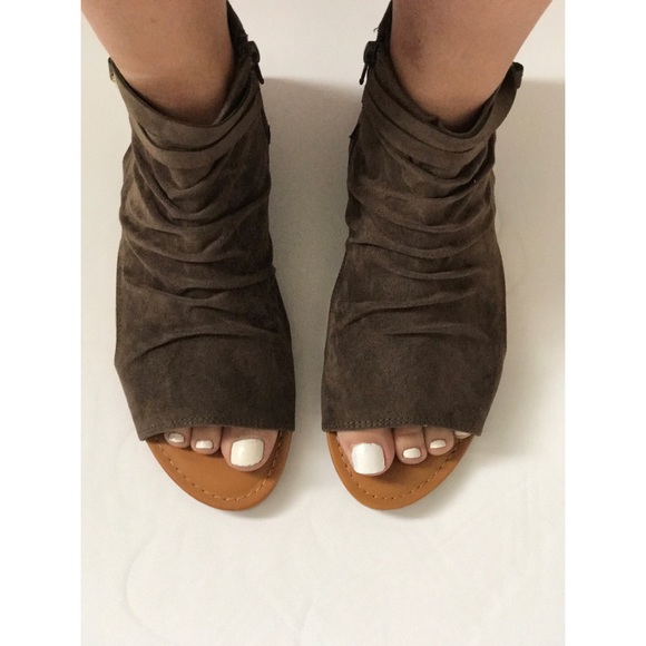 1 left!! Desert Highway Vegan Suede Gladiator - Picture 6 of 8