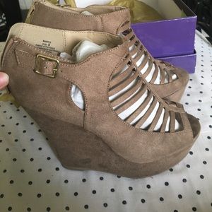 Steve Madden wedges