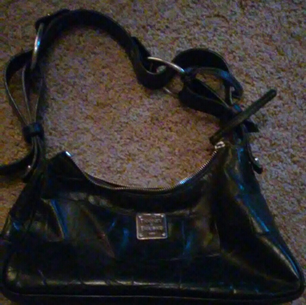 Black dooney and burk purse
