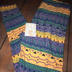 💐 LuLaRoe Tall & Curvy Leggings- great colors! 💐
