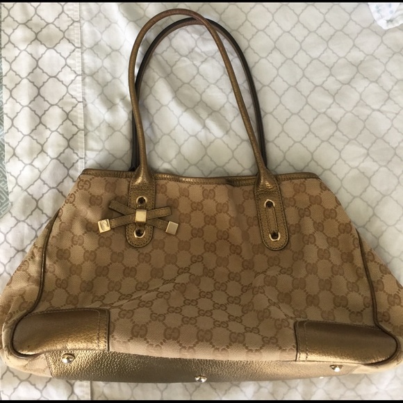 Gucci Handbags - Authentic guaranteed Gucci purse