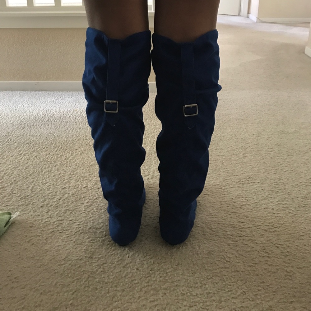 Boots - Picture 3 of 4
