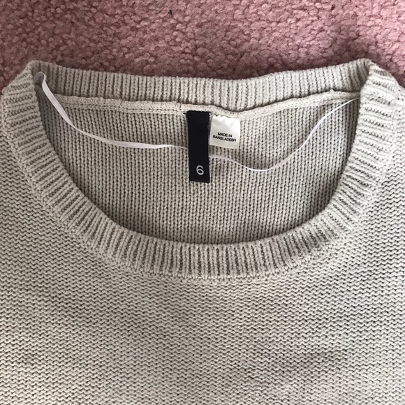 H&M sweater! - Picture 2 of 5