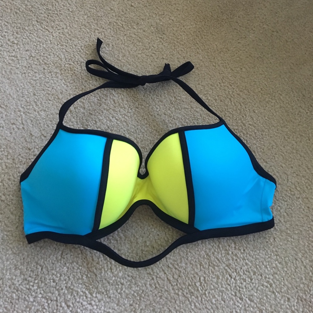 Victoria's Secret Large (DD) bikini top