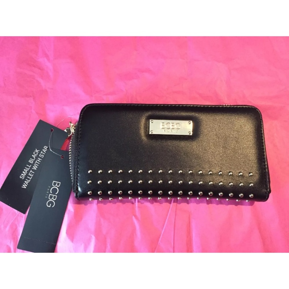 BCBG black zippered wallet new condition