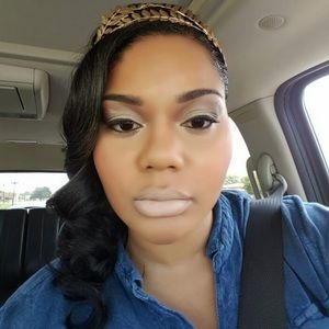 Meet your Posher, Hillary