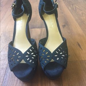 Gianni Bini teal platform shoe.