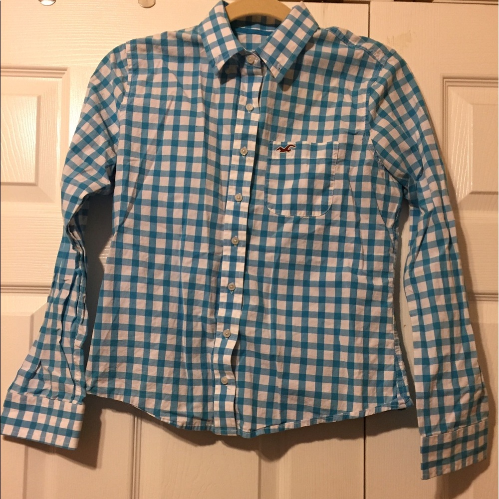 Long sleeved turquoise and white checkered