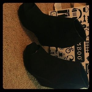 Black open toe wedges