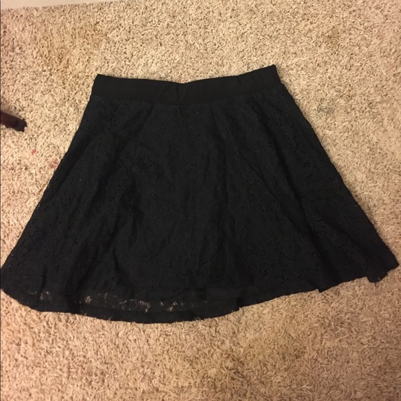 Black lace flowy skirt - Picture 1 of 1