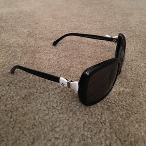 CHANEL Polarized Sunglasses