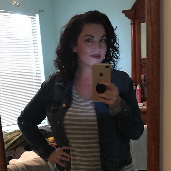 Meet your Posher, Holly - Picture 2 of 4