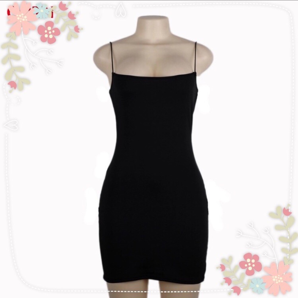 ✨ONE LEFT✨Spaghetti Strap Little Black Mini Dress - Picture 4 of 8