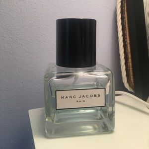 Marc Jacobs "Rain" perfume