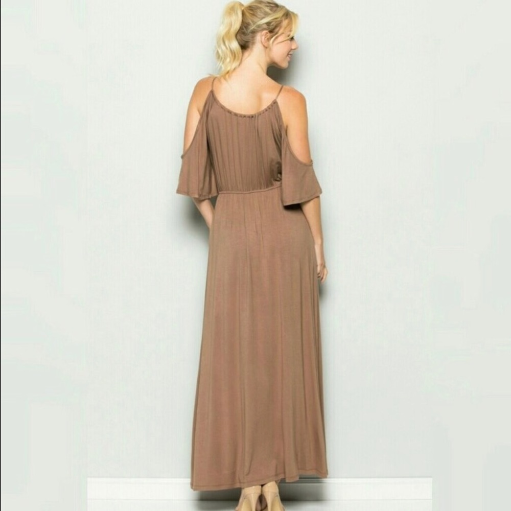 Beautiful Cold Shoulder Maxi - Picture 4 of 5