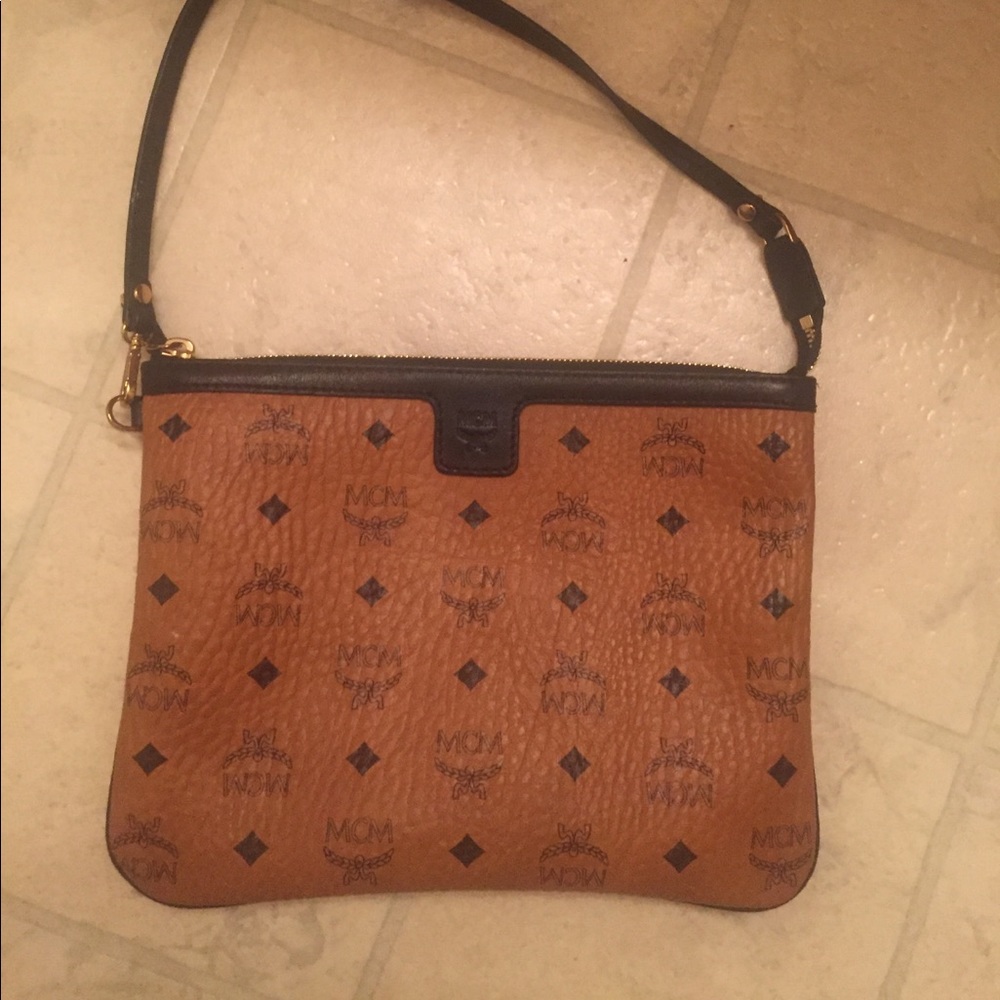 MCM Reversible Handle Bag