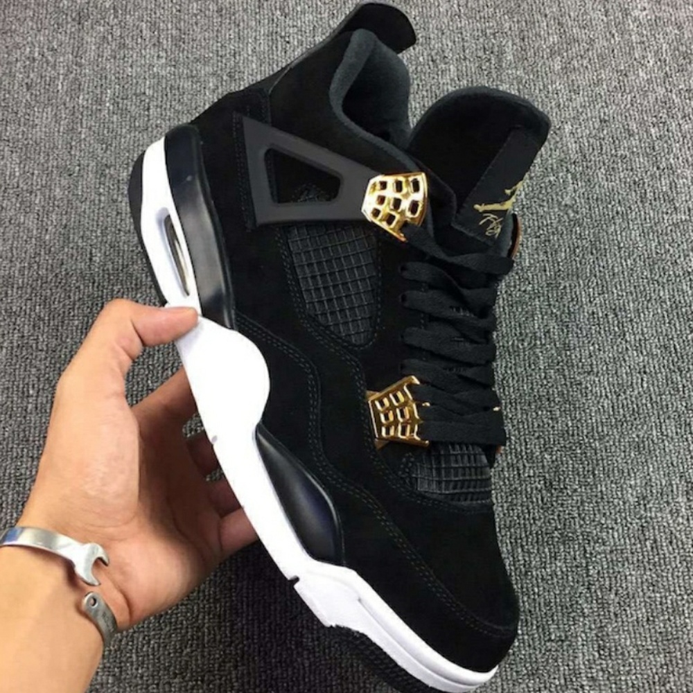 Royalty 4s with box and receipt