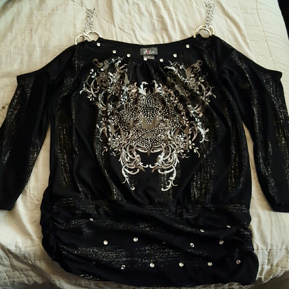 SAVAGE!! Black/silver  cold  shoulder chain top