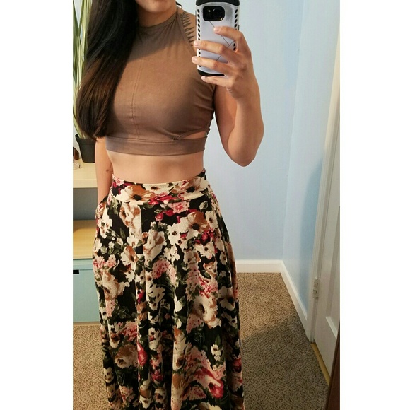 Suede Halter Crop Top - Picture 2 of 7