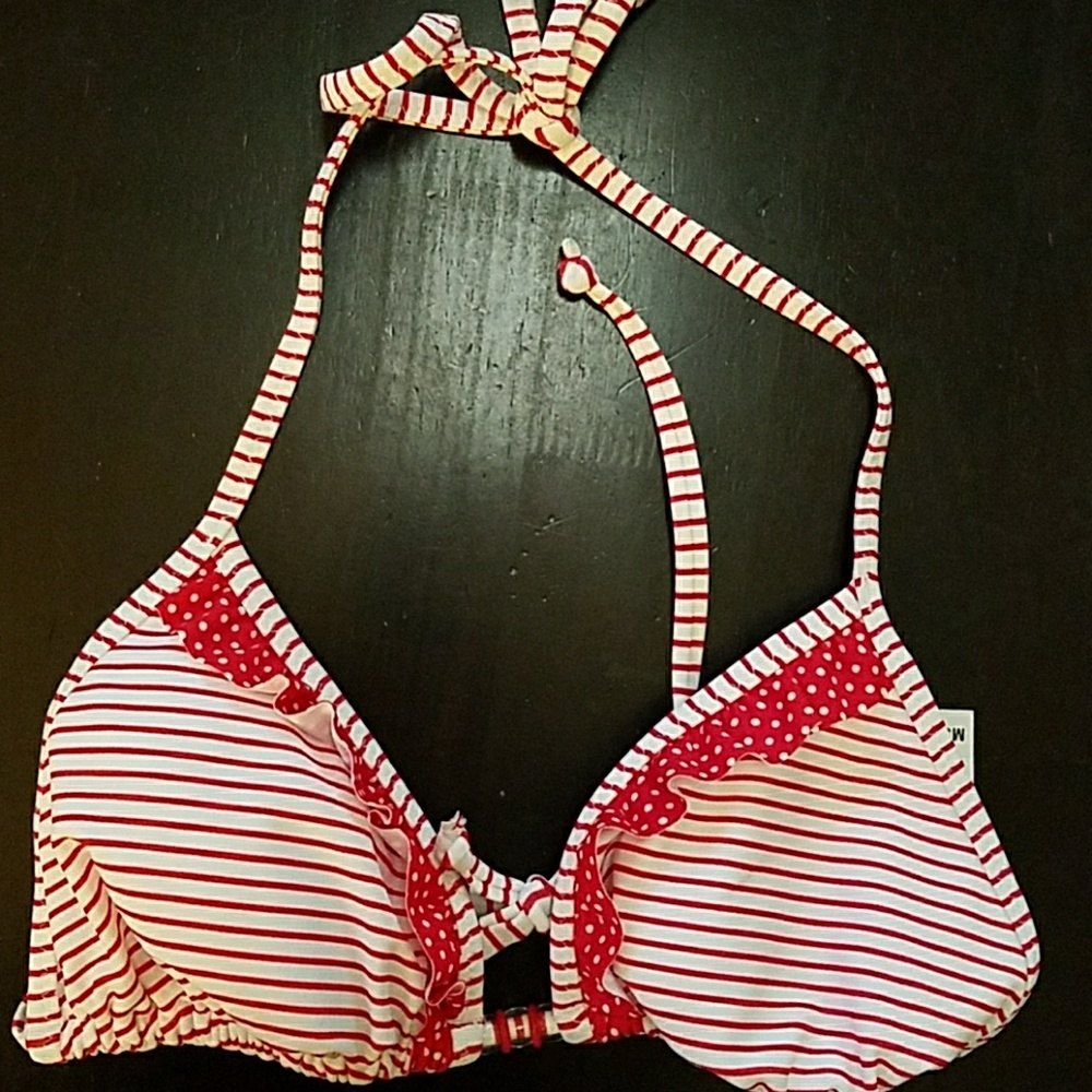 💥 3 for $15 💥  Red and white triangle top