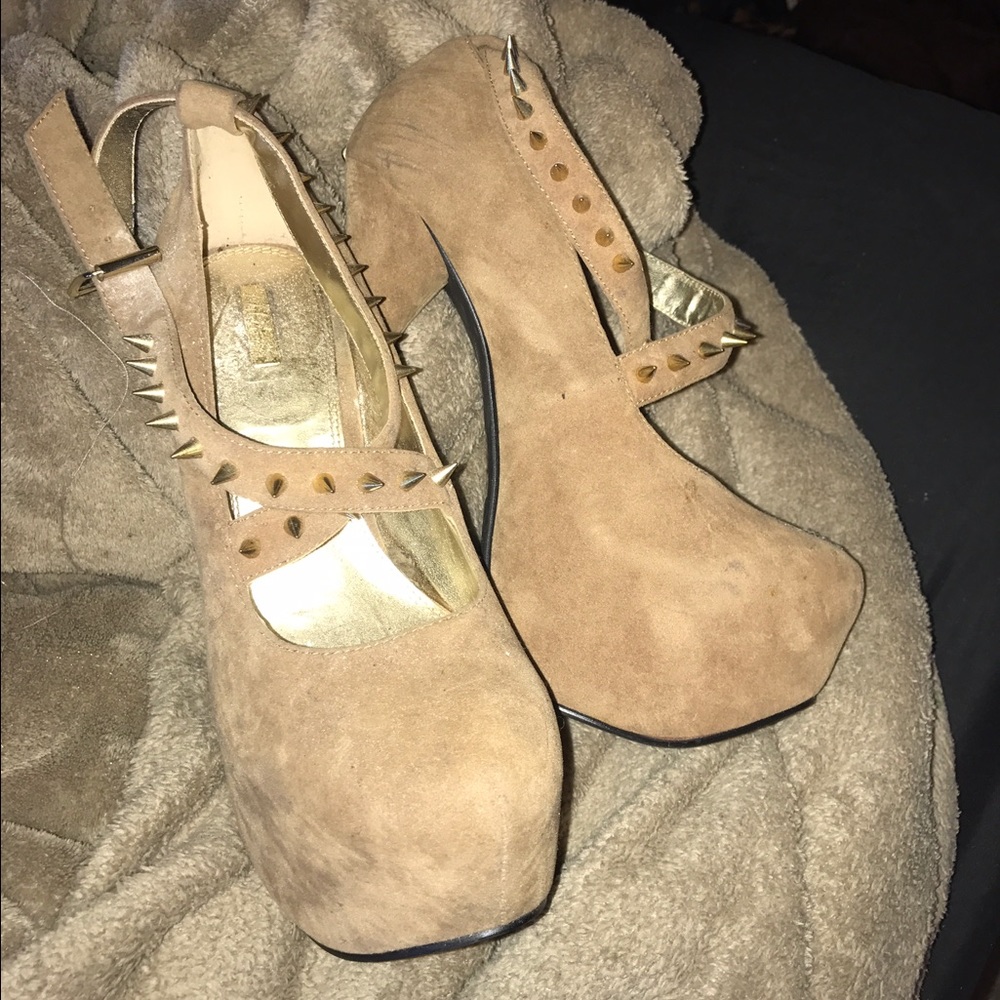 Beige pumps