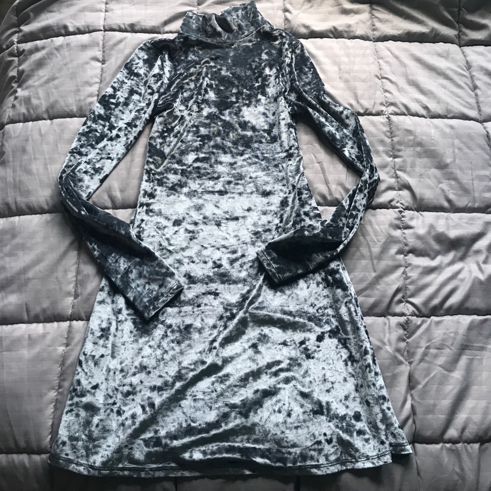 Velvet long sleeve dress