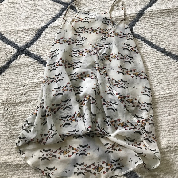 Daytrip summer top! 💕 - Picture 2 of 4