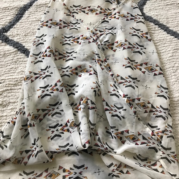 Daytrip summer top! 💕 - Picture 4 of 4