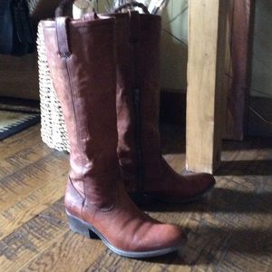 Frye Carson Boots