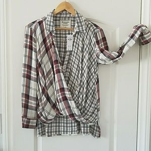 NWT | Wrap Front Top