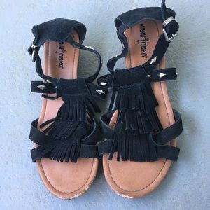 Minnetonka Studded Fringe Sandals Low Heel Black 8