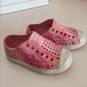 Pink marbled natives.