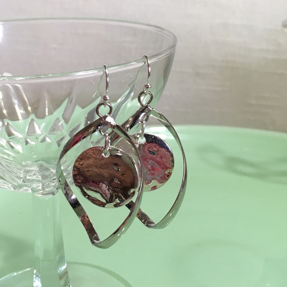 Hammered silver disc dangle earrings go with all