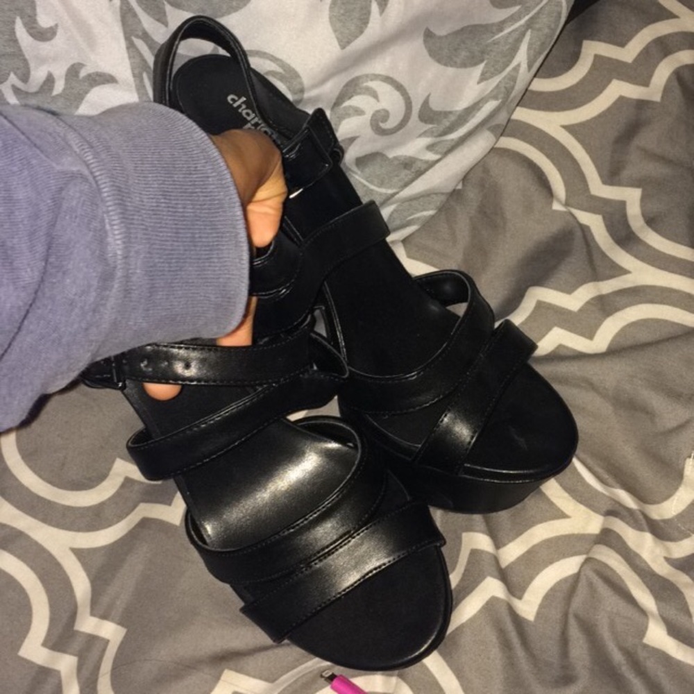 Black comfy heels. Only worn once!!