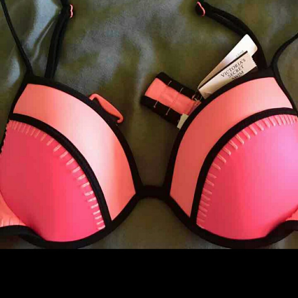 ISO: 32c top ,xs bottoms if u have either please l