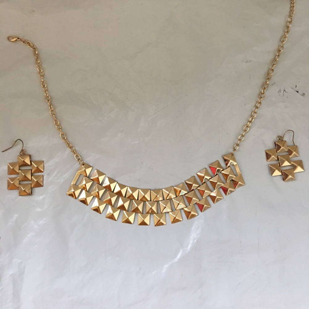 Gold Necklace with Matching Earrings