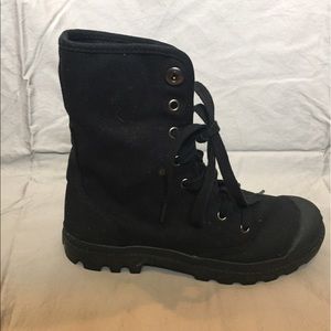 Palladium "Baggy" Boots in Canvas