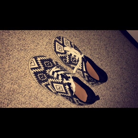 Aztec shoes - Picture 1 of 1