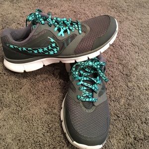 Nike Flex Experience Run 3