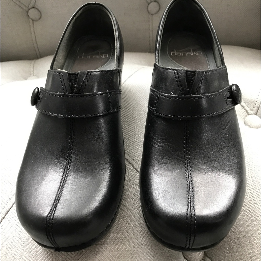 Dansko shoes size 37 ( size 6.5-7)