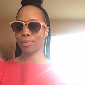 Meet your Posher, Latoya f.