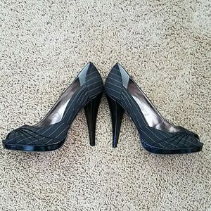 Steve Madden Pin-Stripe pumps