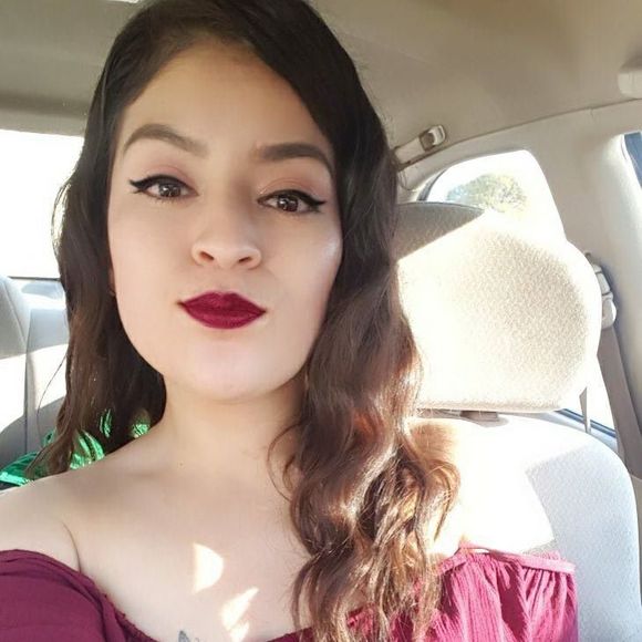 Meet your Posher, Sylvia - Picture 1 of 1